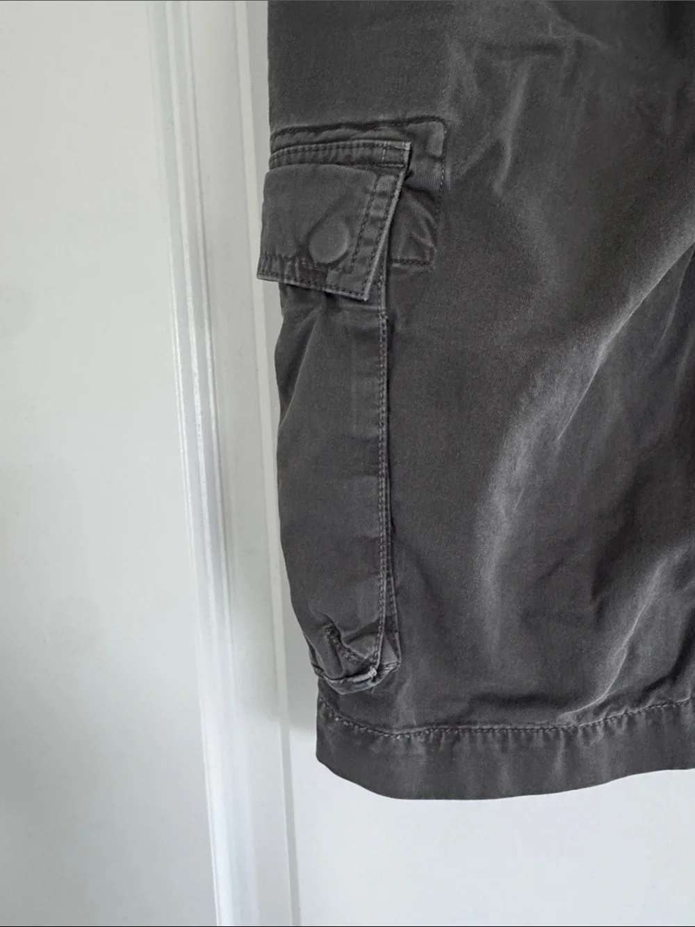 NWOT Men’s Polo Ralph Lauren Dark Grey Utility Classic Fit 9” Cargo Shorts S